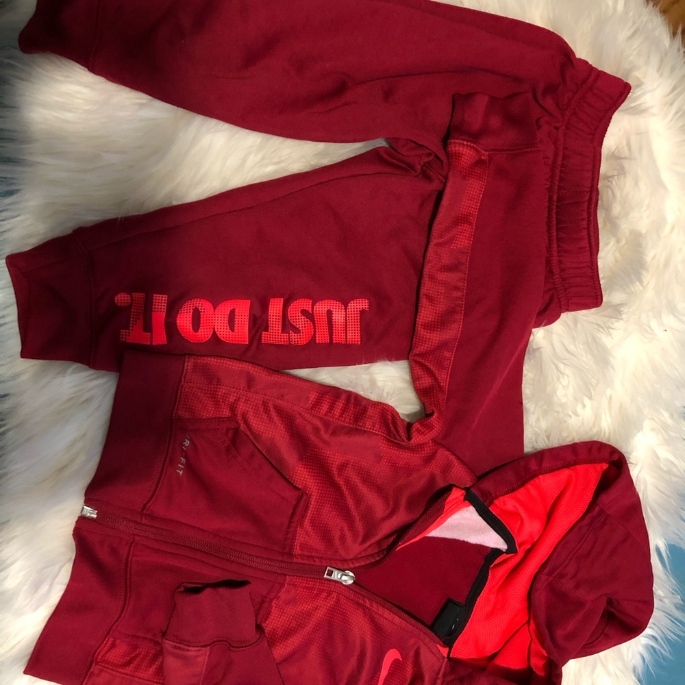 Nike jogging suit